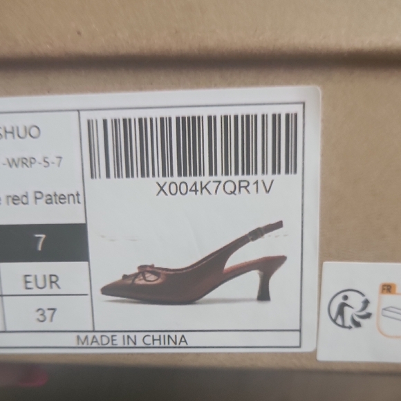 Genshuo Burgundy Patent Flats with Bow - Picture 10 of 10